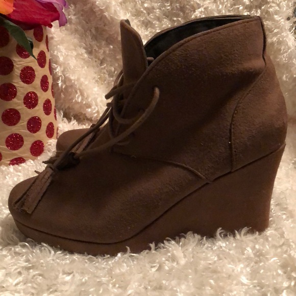 Report Shoes - Tasseled Booties size 7.5